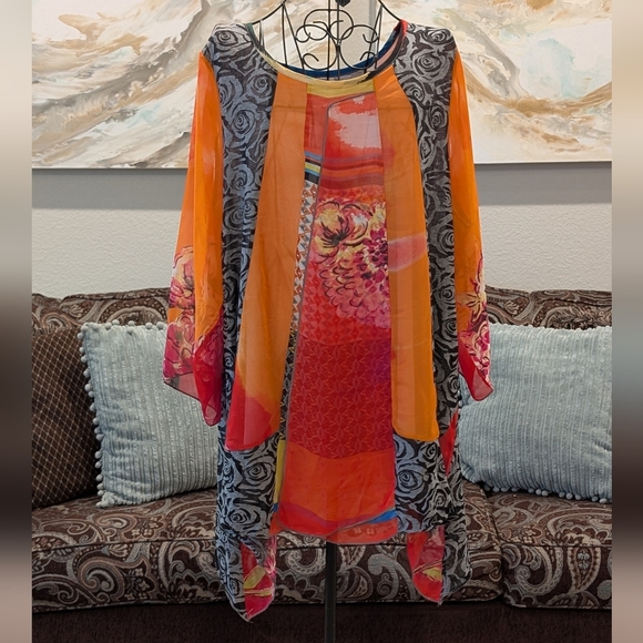 Colorful Floral Tunic - Picture 1 of 4